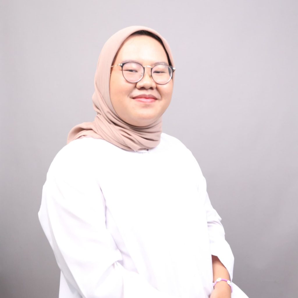 Shella foto profile shella smhg (1)